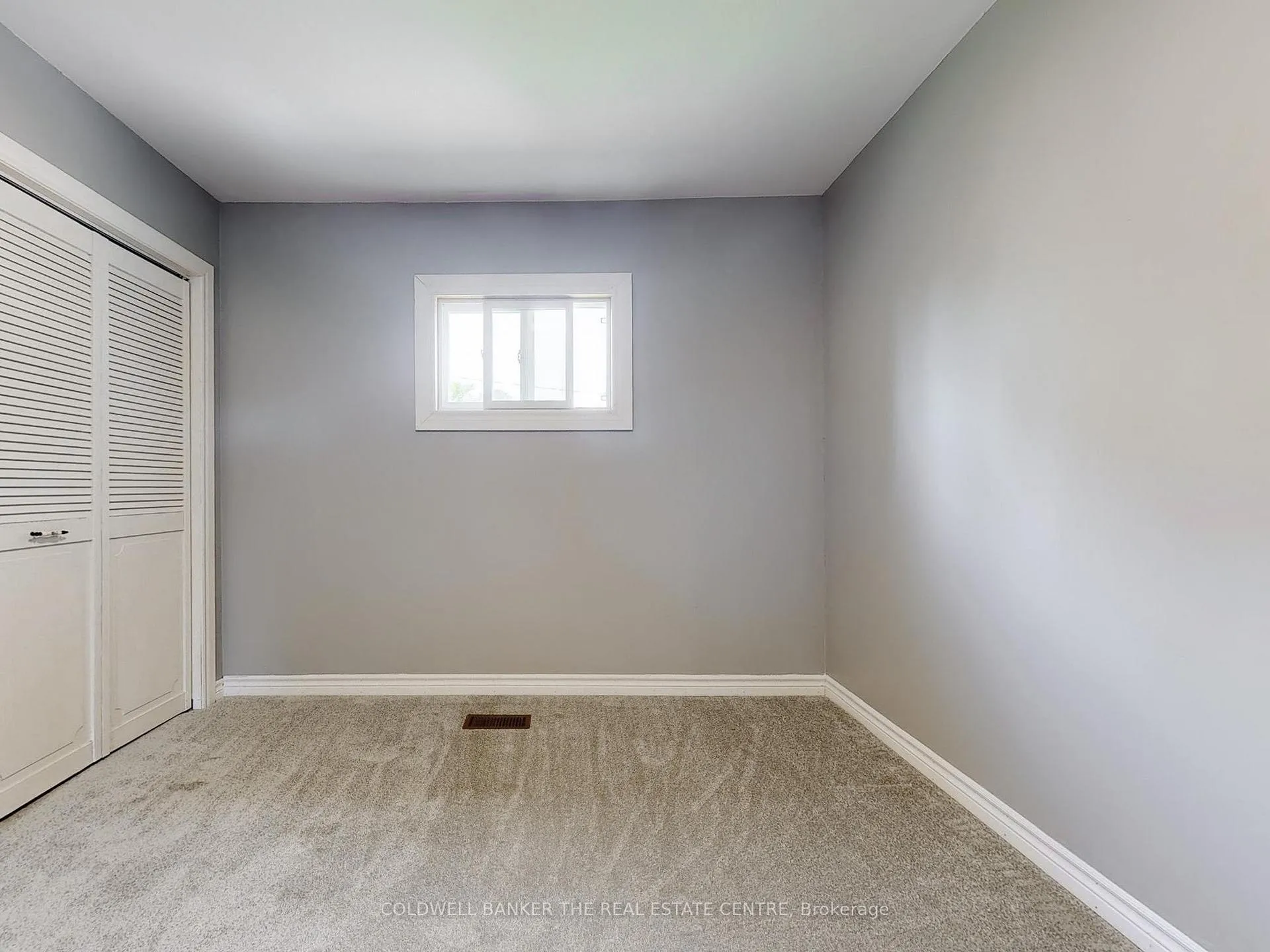 Photo 30 of 910 Barry Avenue, Innisfil, Lefroy — HOMEH