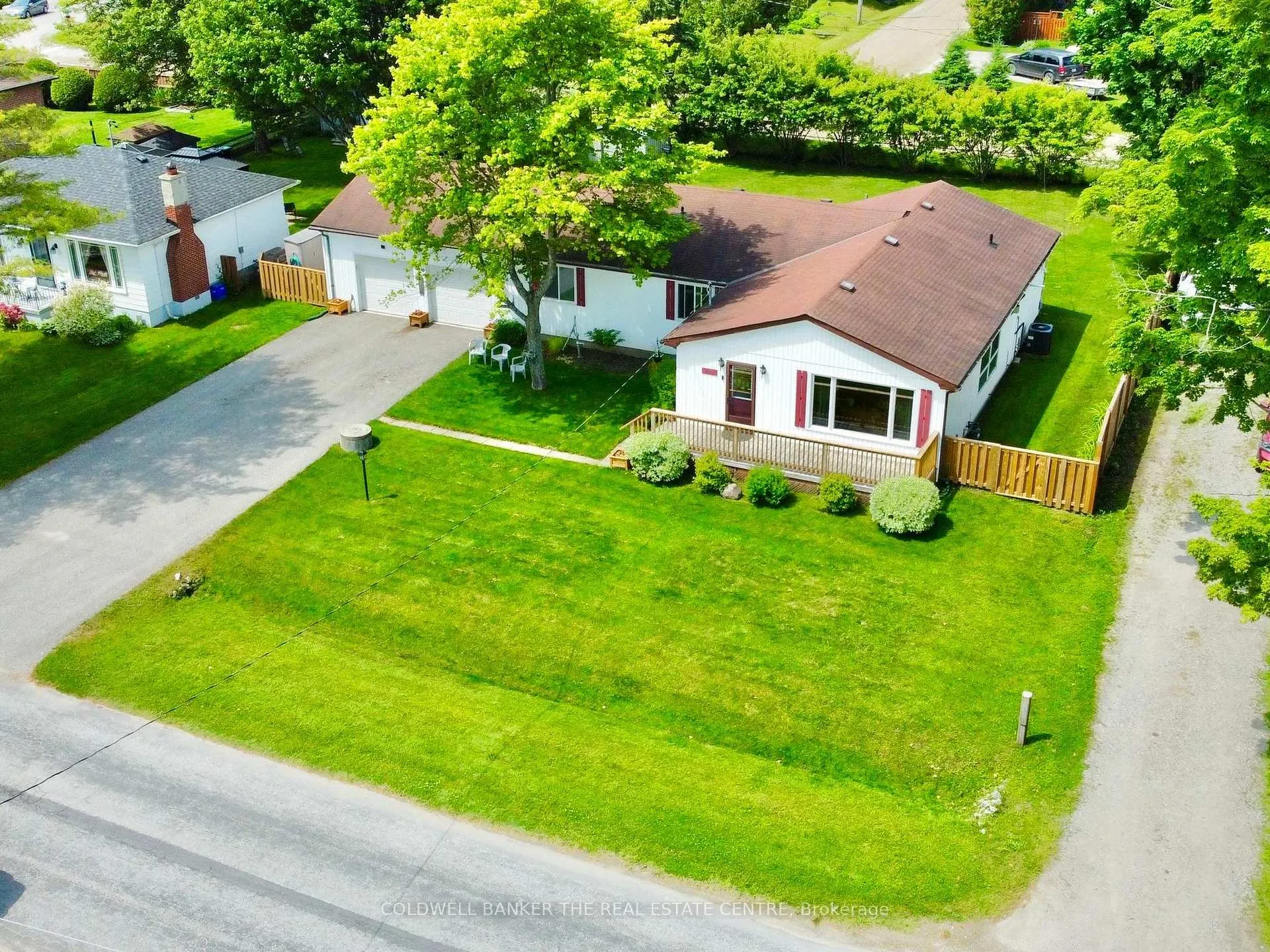 Photo 38 of 910 Barry Avenue, Innisfil, Lefroy — HOMEH