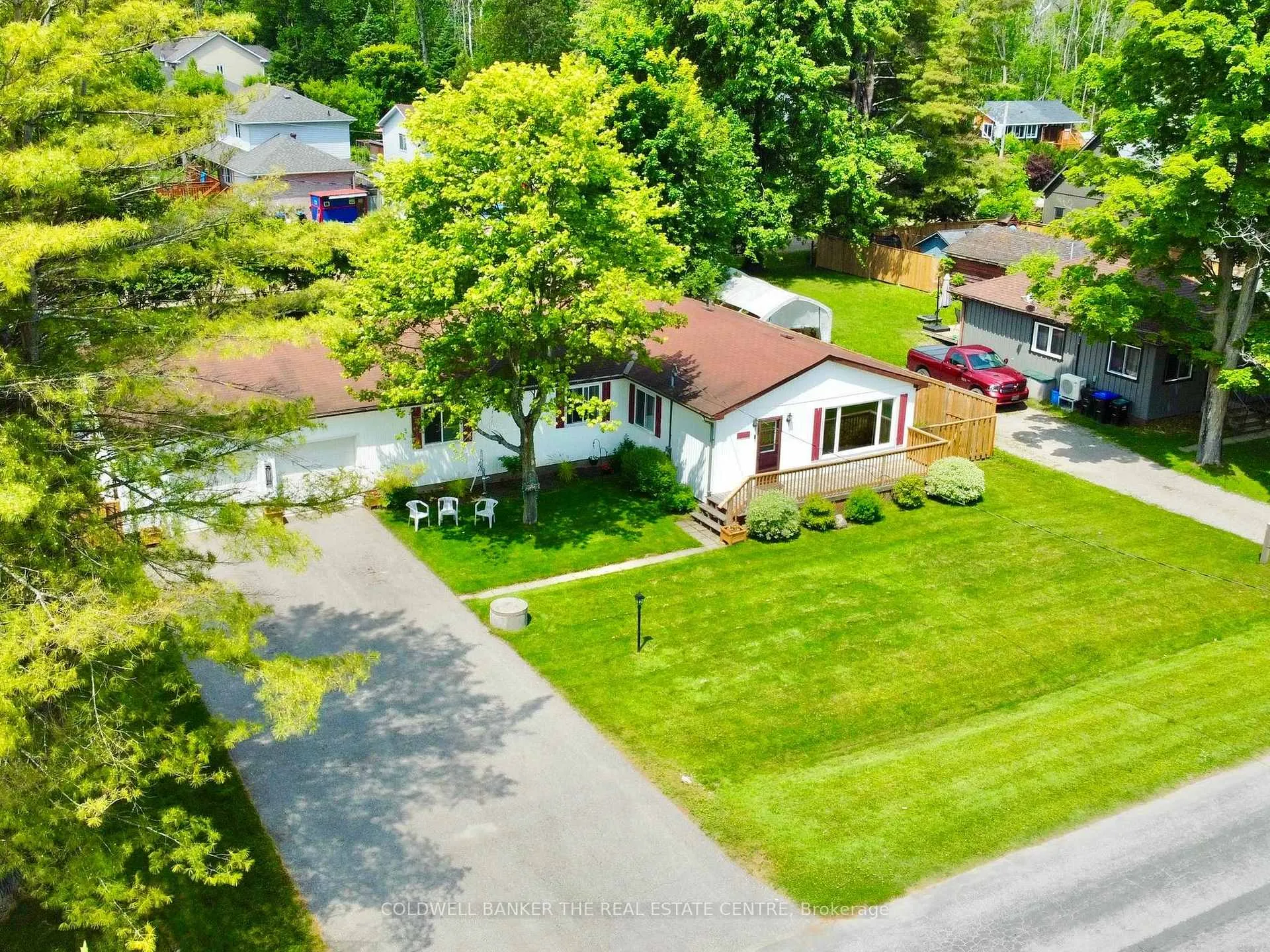 Photo 39 of 910 Barry Avenue, Innisfil, Lefroy — HOMEH