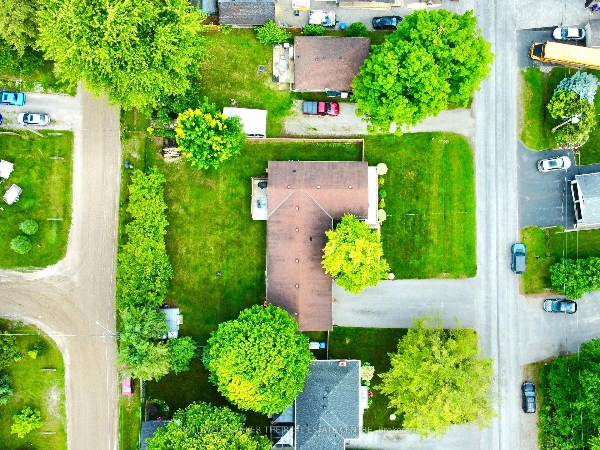 Photo 40 of 910 Barry Avenue, Innisfil, Lefroy — HOMEH
