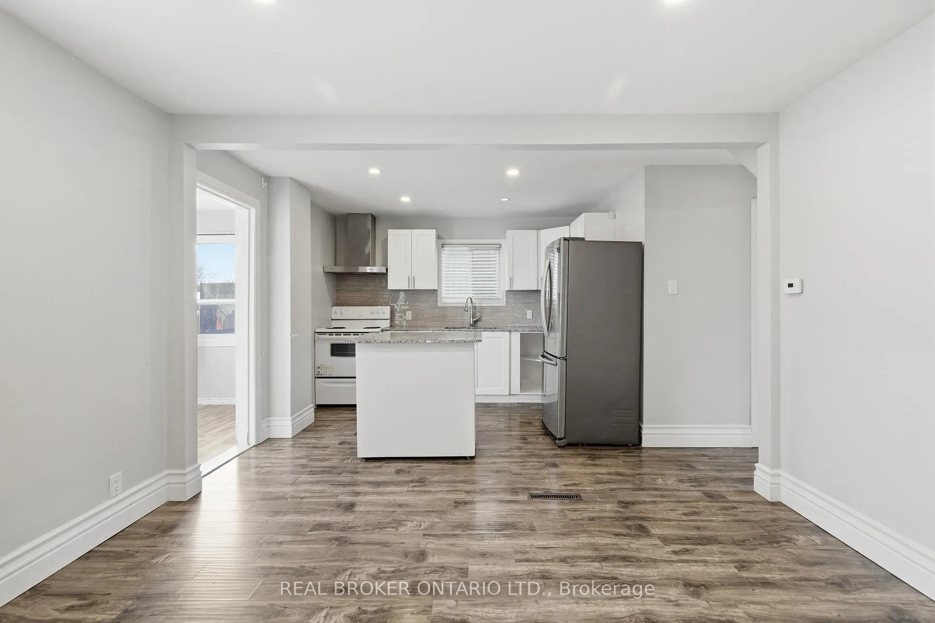 Photo 12 of 26 Bayfield Avenue, Hamilton, Industrial Sector — HOMEH