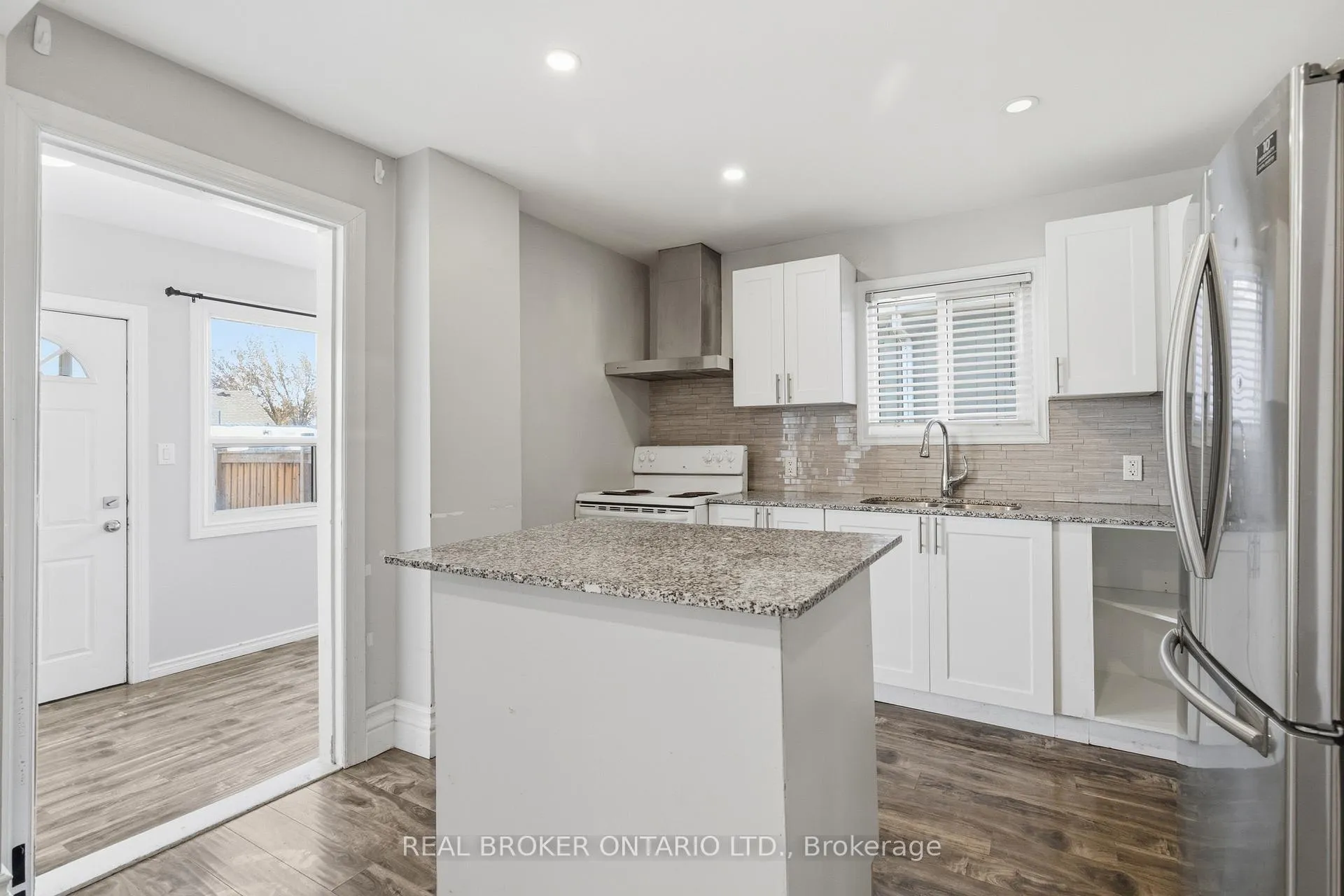 Photo 14 of 26 Bayfield Avenue, Hamilton, Industrial Sector — HOMEH