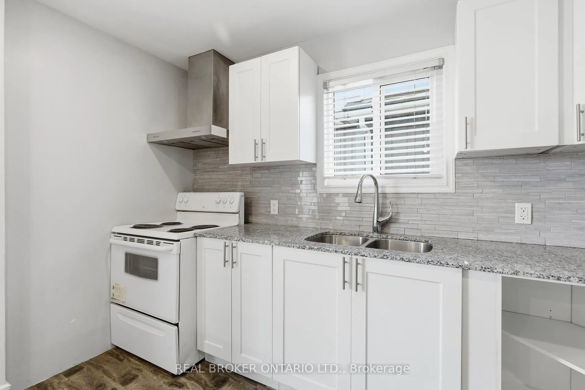 Photo 15 of 26 Bayfield Avenue, Hamilton, Industrial Sector — HOMEH