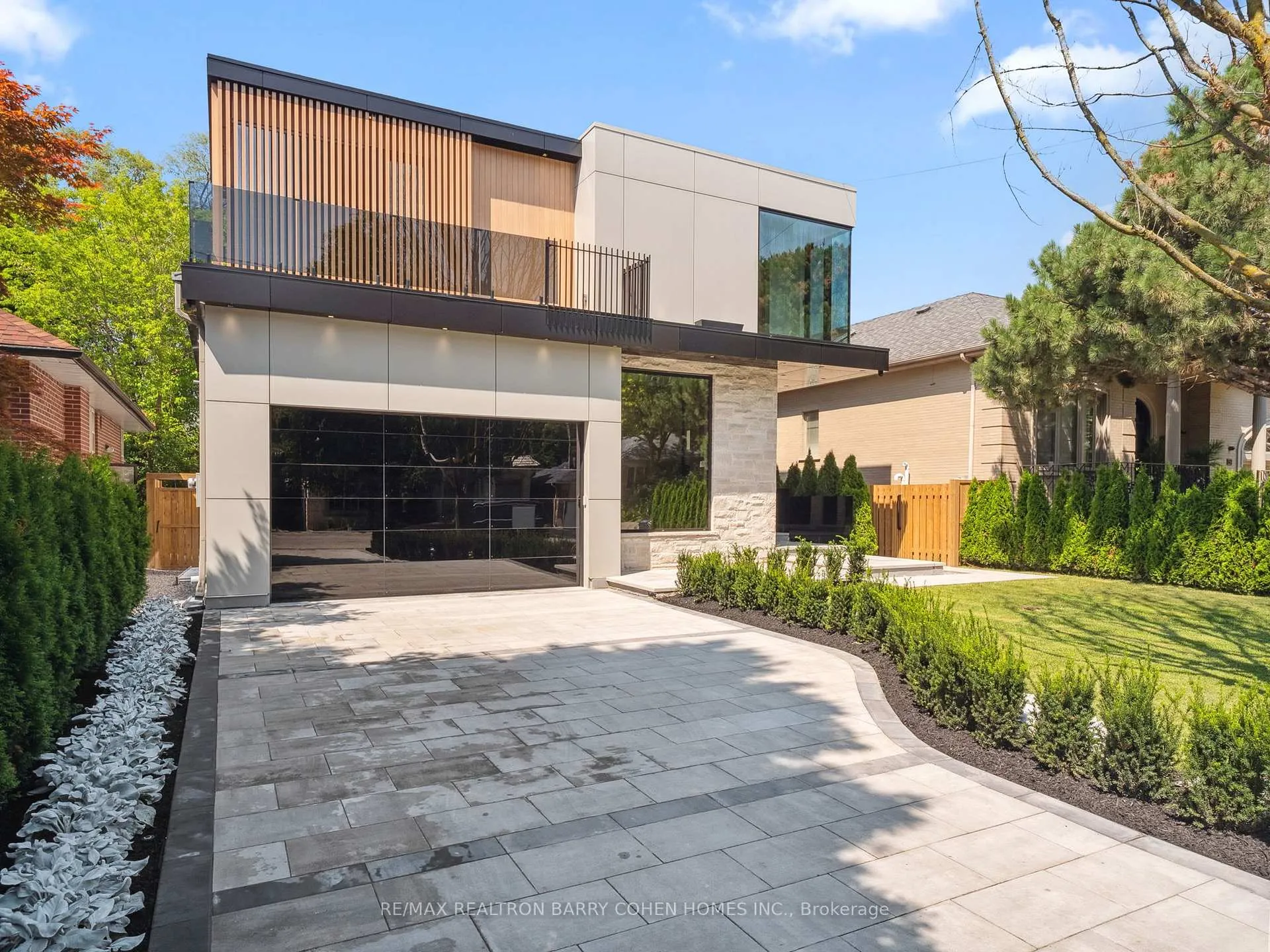 Photo 2 of 60 Alexandra Wood, Toronto, Bedford Park-Nortown — HOMEH