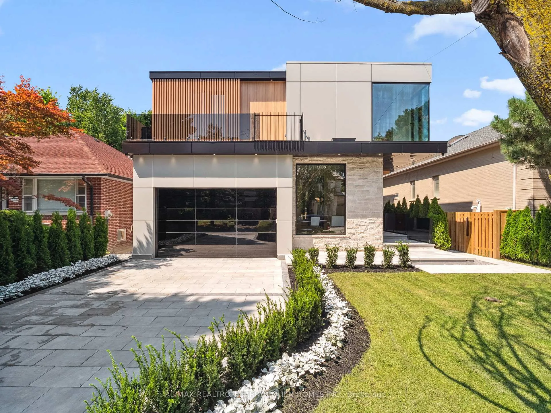 Photo 3 of 60 Alexandra Wood, Toronto, Bedford Park-Nortown — HOMEH