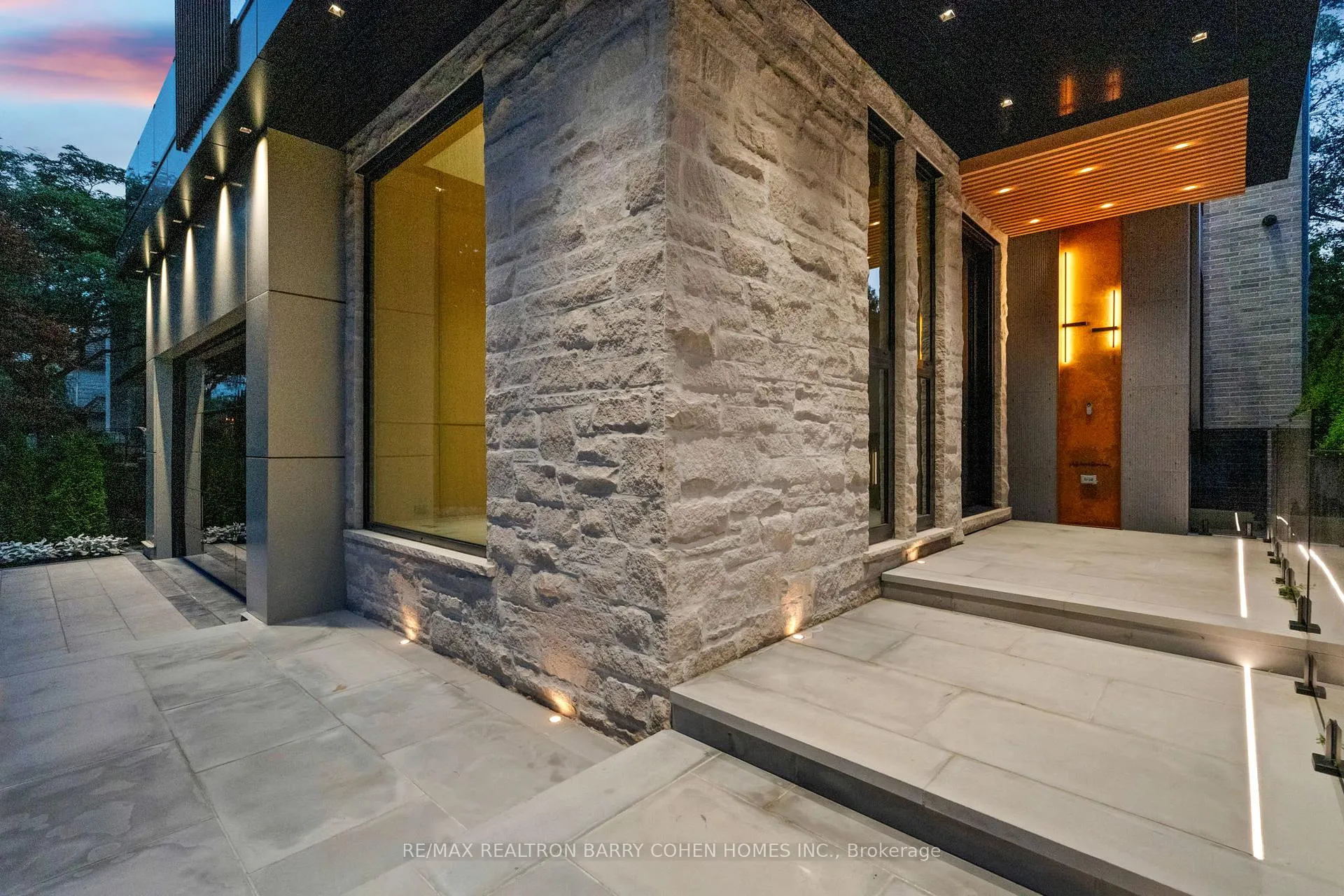 Photo 4 of 60 Alexandra Wood, Toronto, Bedford Park-Nortown — HOMEH