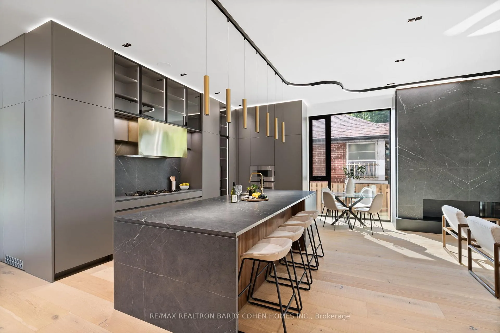Photo 10 of 60 Alexandra Wood, Toronto, Bedford Park-Nortown — HOMEH