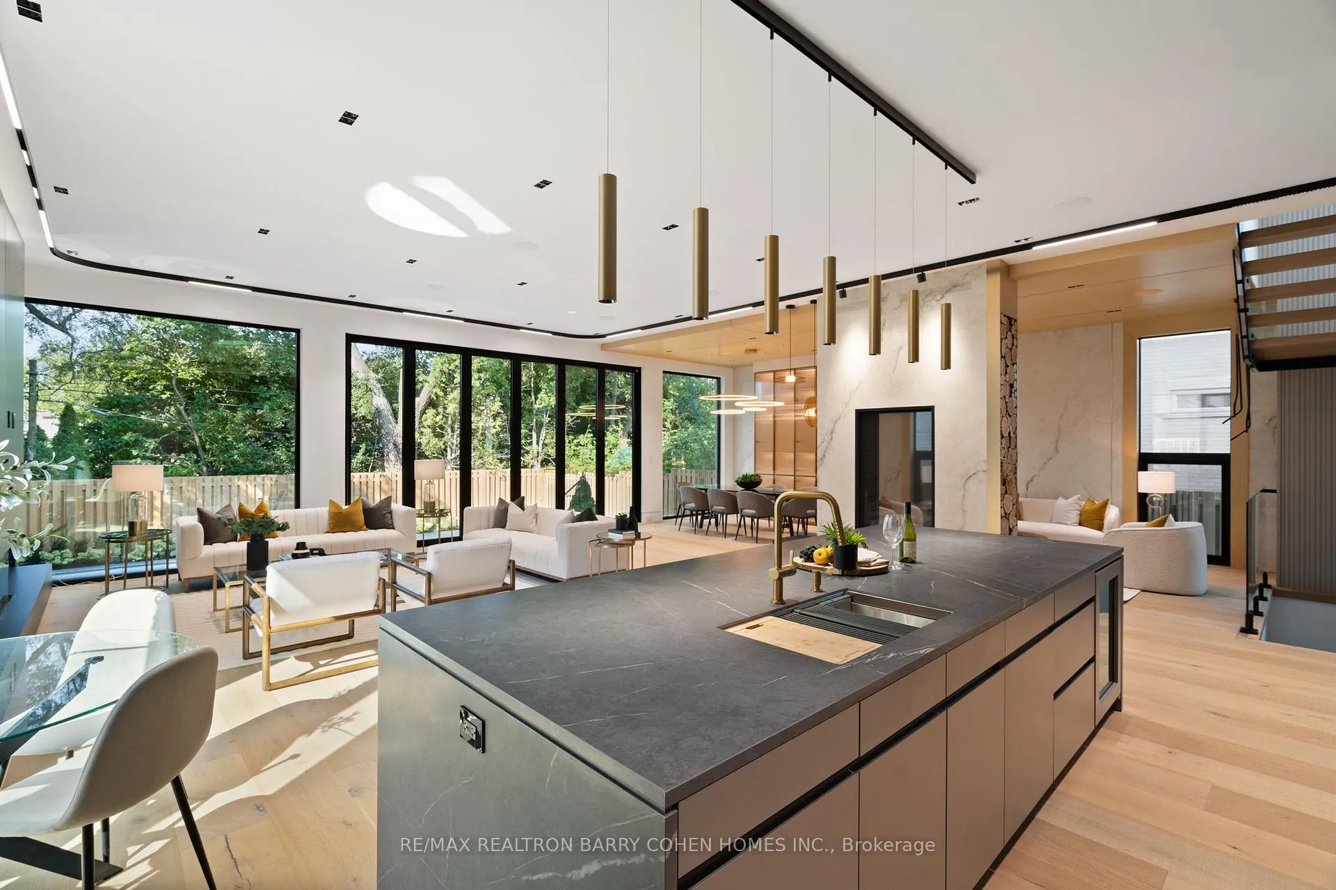 Photo 11 of 60 Alexandra Wood, Toronto, Bedford Park-Nortown — HOMEH
