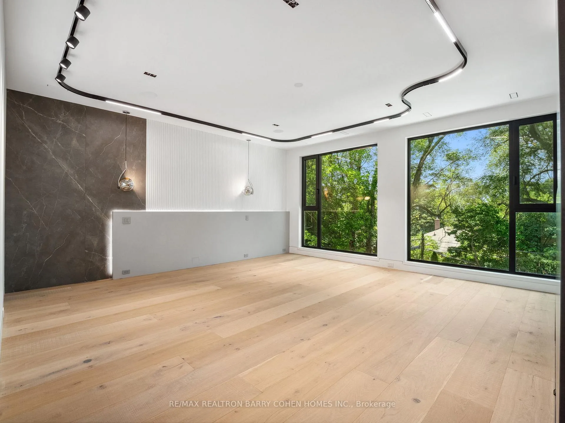 Photo 19 of 60 Alexandra Wood, Toronto, Bedford Park-Nortown — HOMEH