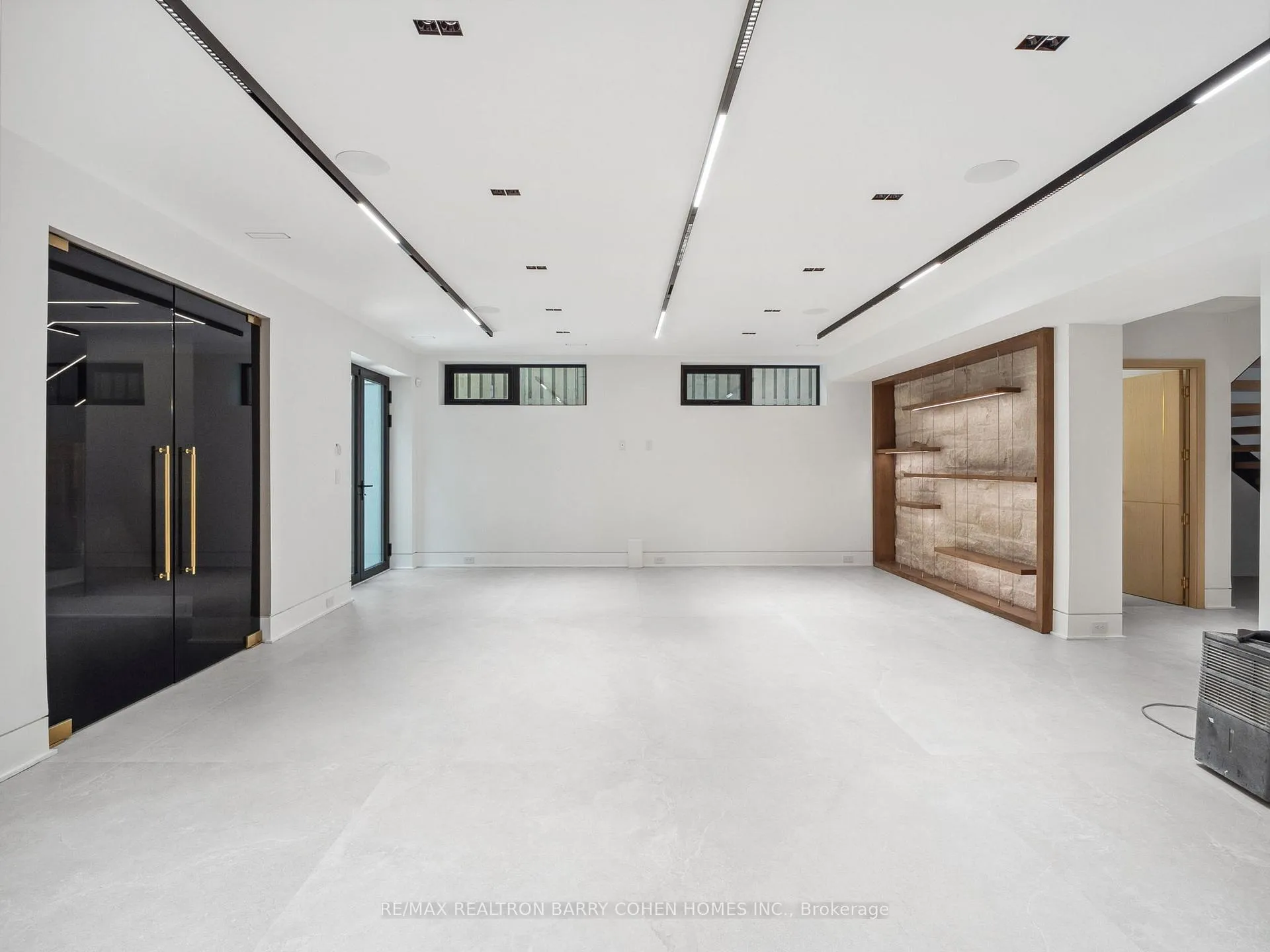 Photo 34 of 60 Alexandra Wood, Toronto, Bedford Park-Nortown — HOMEH