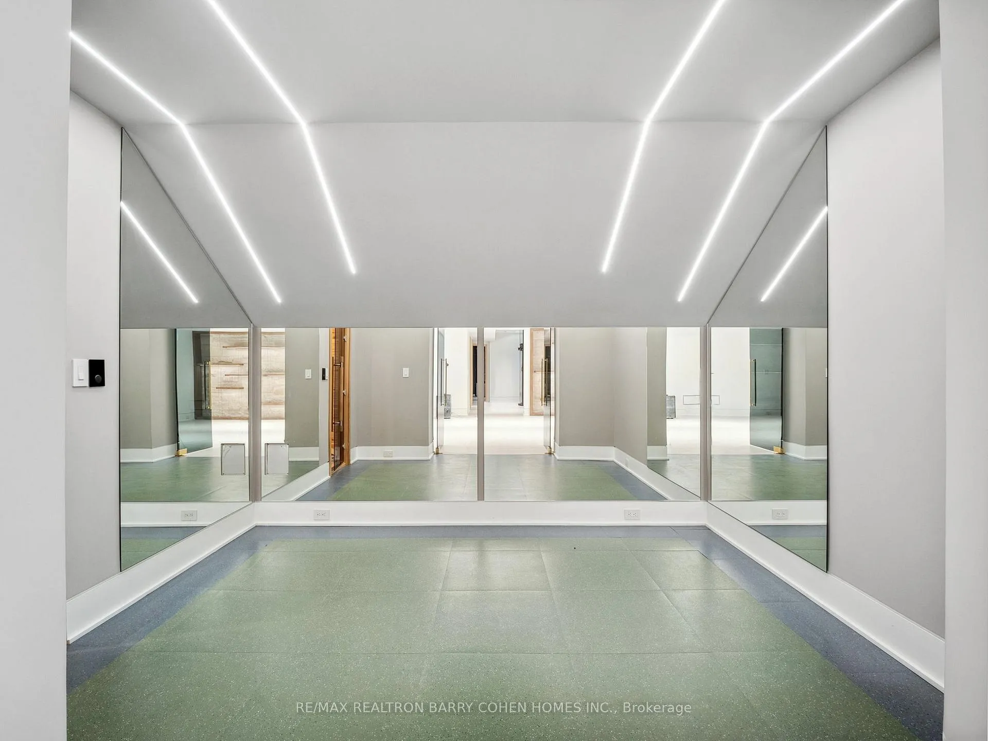 Photo 35 of 60 Alexandra Wood, Toronto, Bedford Park-Nortown — HOMEH
