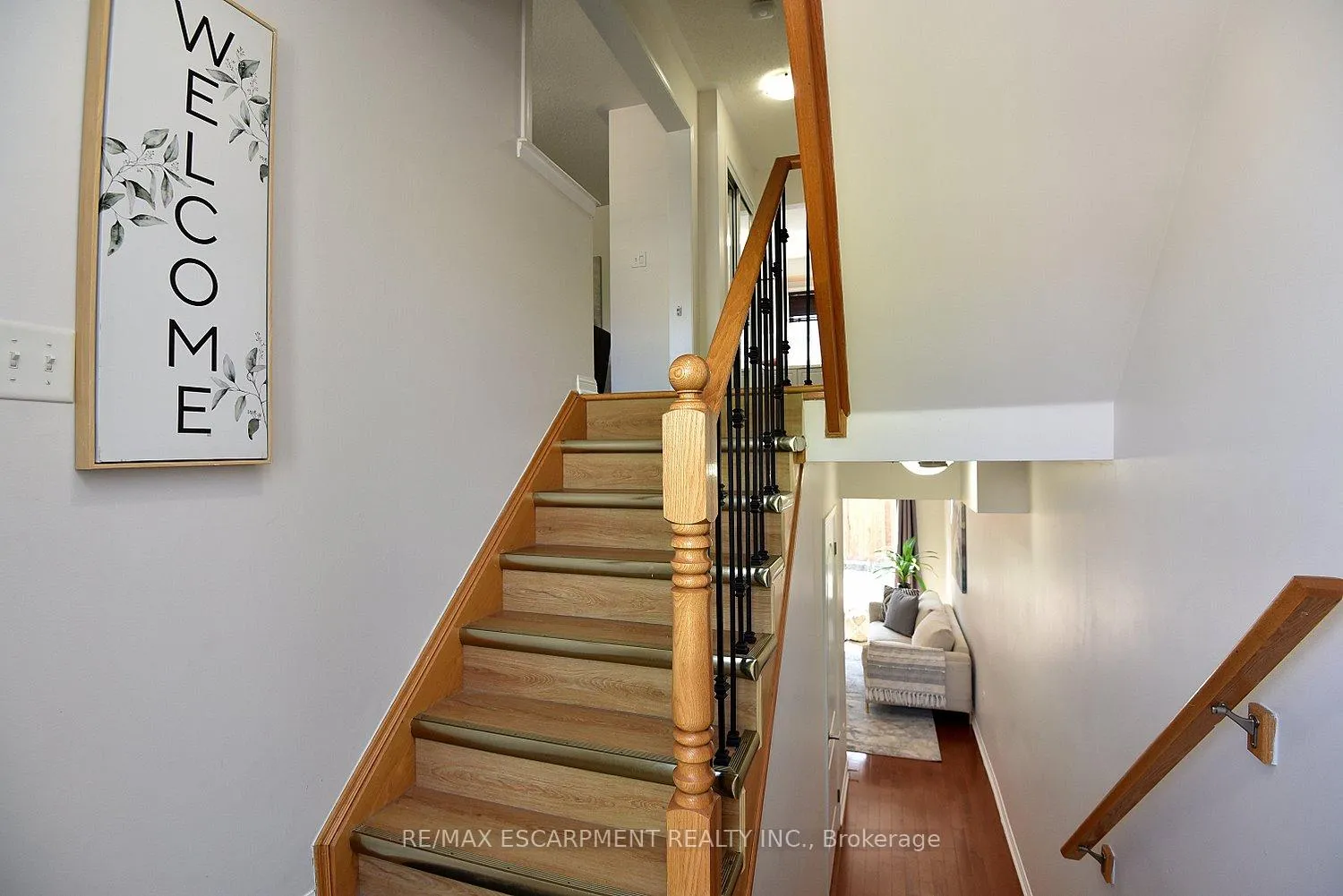 Photo 2 of 45 Ohara Lane, Hamilton, Meadowlands — HOMEH
