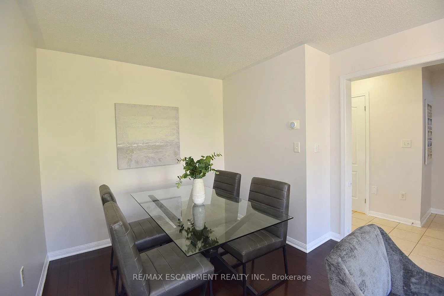 Photo 10 of 45 Ohara Lane, Hamilton, Meadowlands — HOMEH