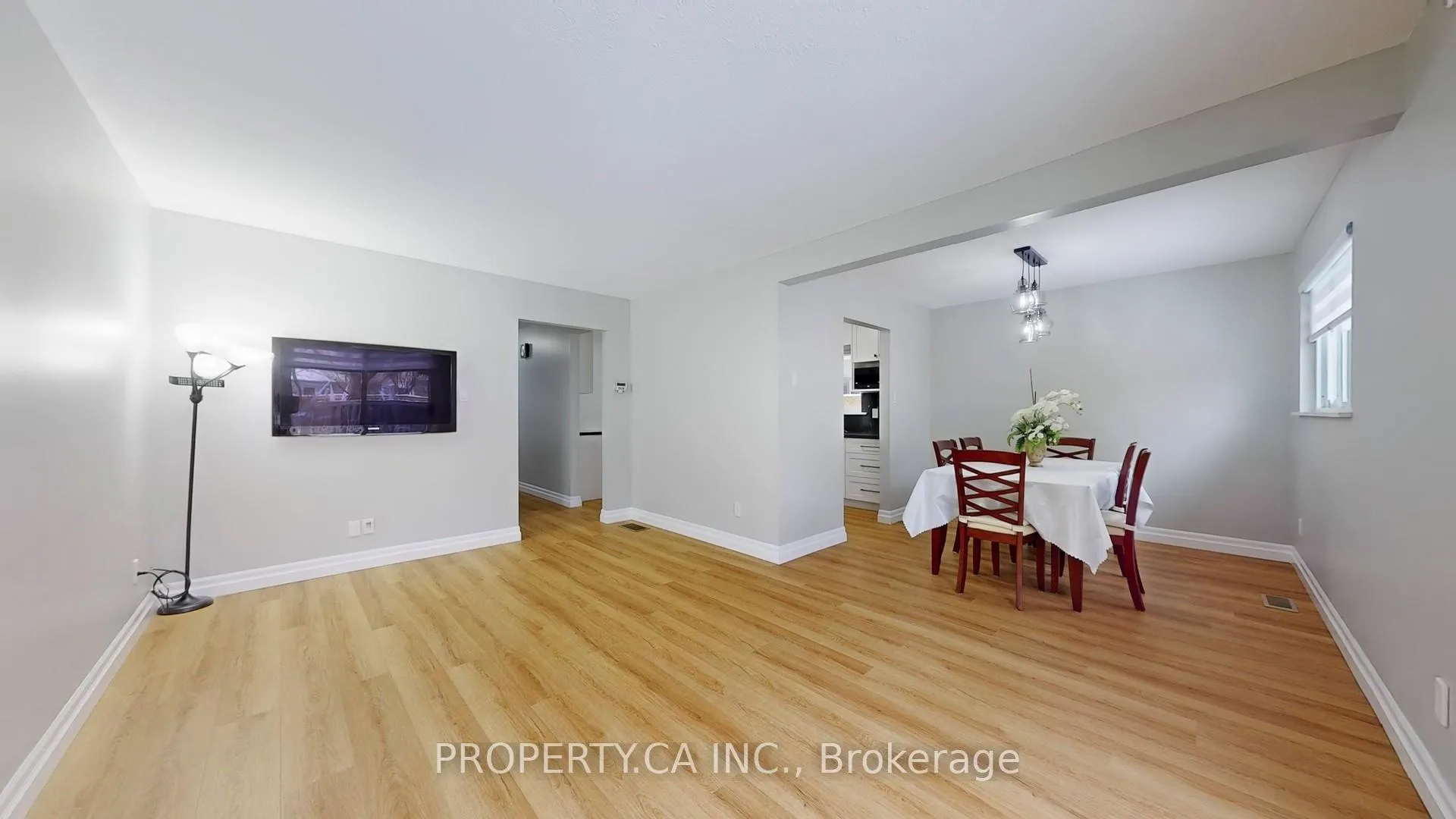 Photo 9 of 1556 Jaywin Circle, Pickering, Village East — HOMEH