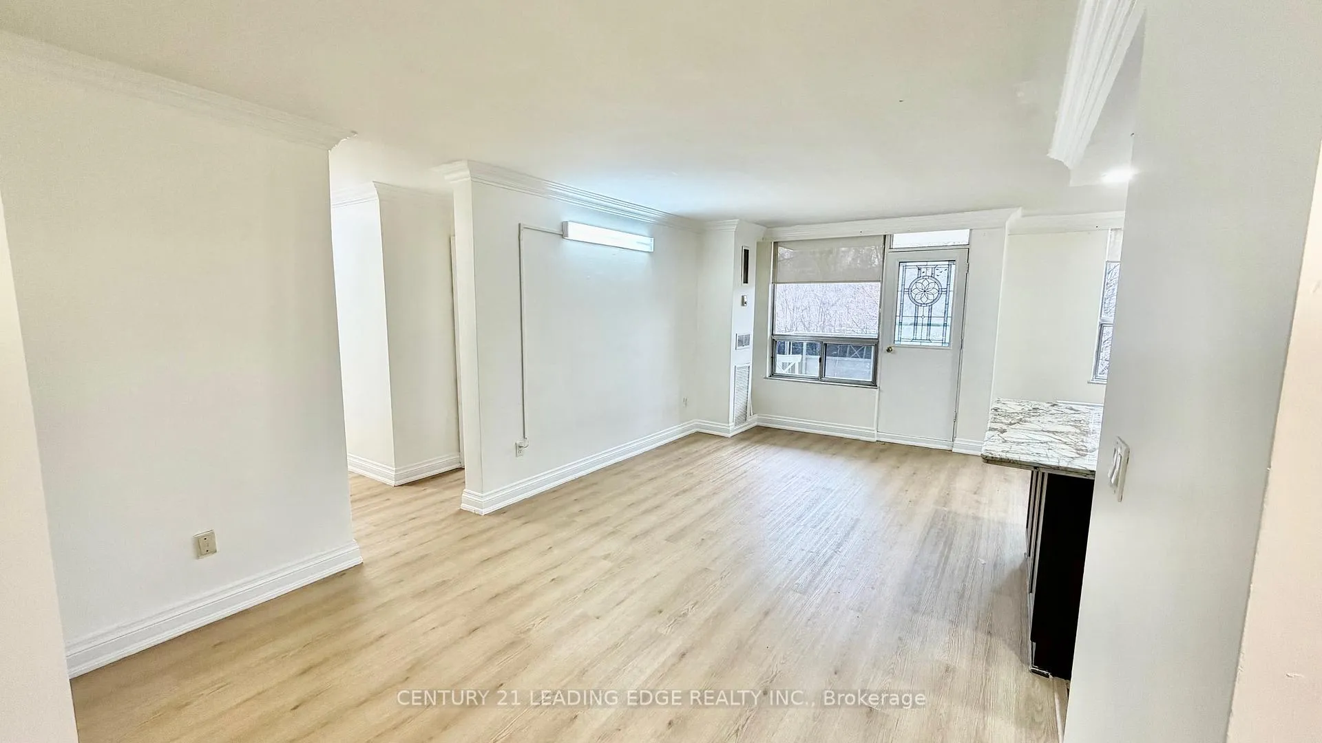 Photo 2 of Unit 509, 20 Edgecliff Golfway, Toronto, Flemingdon Park — HOMEH