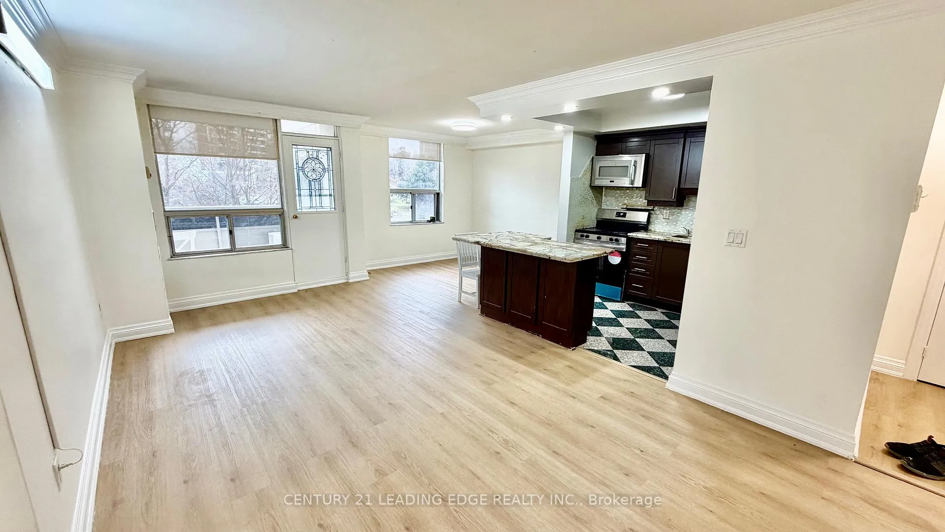 Photo 3 of Unit 509, 20 Edgecliff Golfway, Toronto, Flemingdon Park — HOMEH