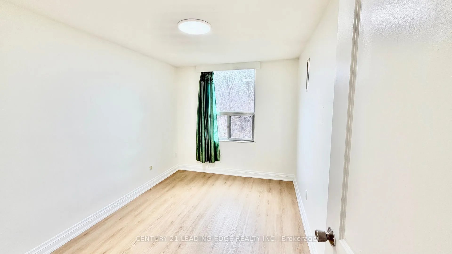 Photo 7 of Unit 509, 20 Edgecliff Golfway, Toronto, Flemingdon Park — HOMEH