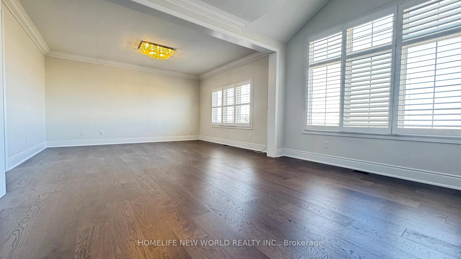 Photo 12 of 10 Ken Sinclair Crescent, Aurora, Aurora Estates — HOMEH