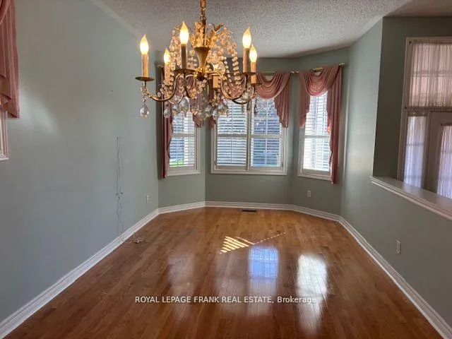 Photo 4 of 40 Kimberly Drive, Whitby, Brooklin — HOMEH