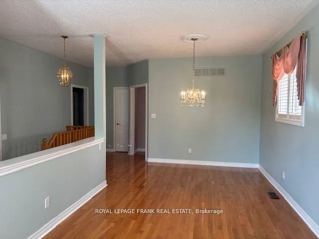 Photo 6 of 40 Kimberly Drive, Whitby, Brooklin — HOMEH