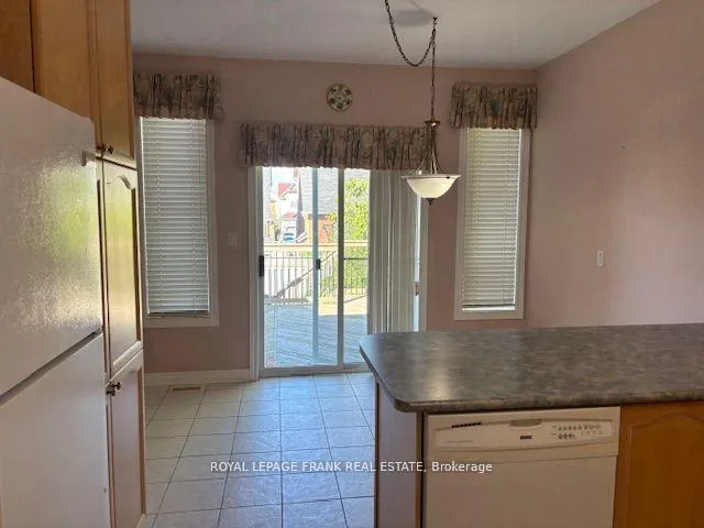 Photo 11 of 40 Kimberly Drive, Whitby, Brooklin — HOMEH