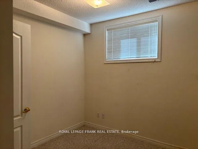 Photo 25 of 40 Kimberly Drive, Whitby, Brooklin — HOMEH