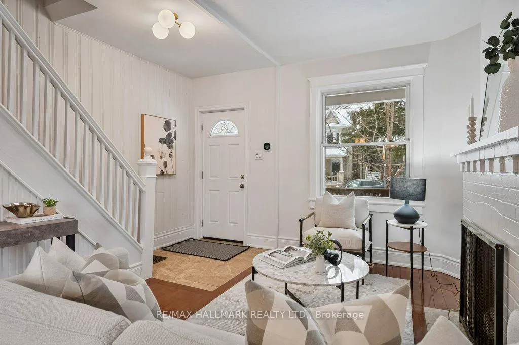 Photo 4 of 203 Oakcrest Avenue, Toronto, East End-Danforth — HOMEH