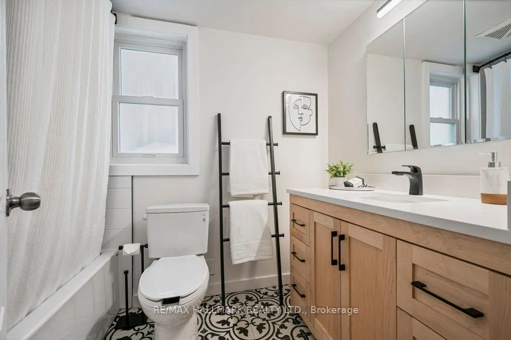 Photo 22 of 203 Oakcrest Avenue, Toronto, East End-Danforth — HOMEH