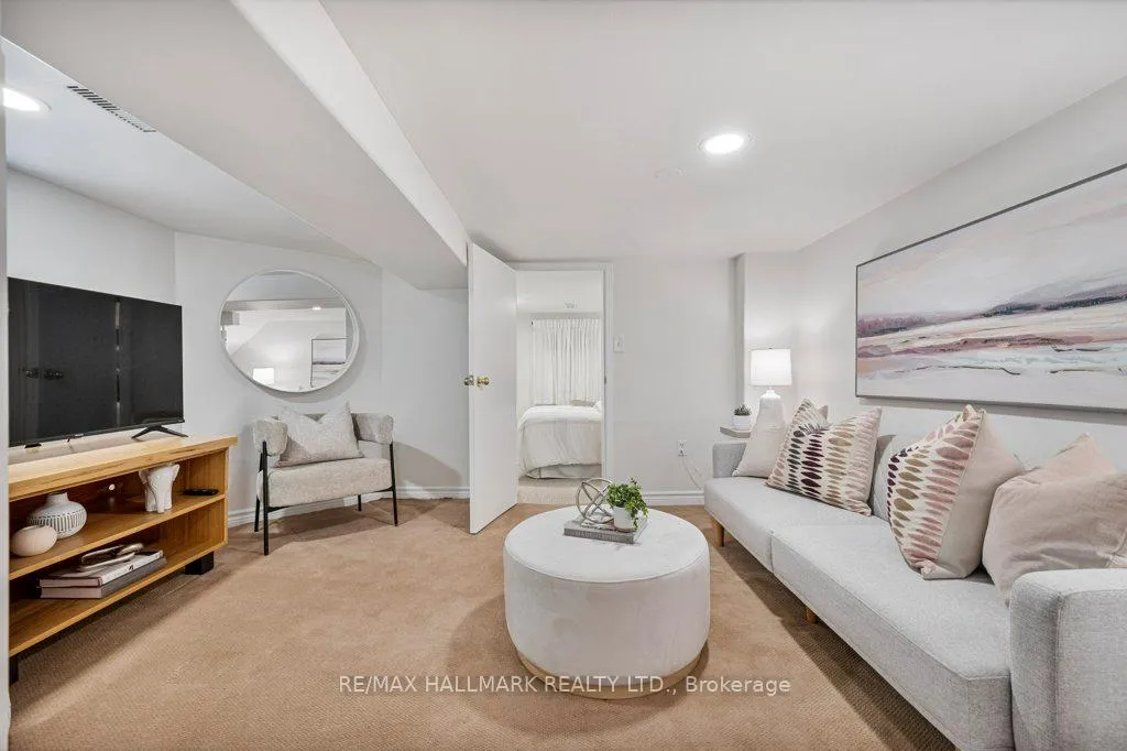 Photo 26 of 203 Oakcrest Avenue, Toronto, East End-Danforth — HOMEH