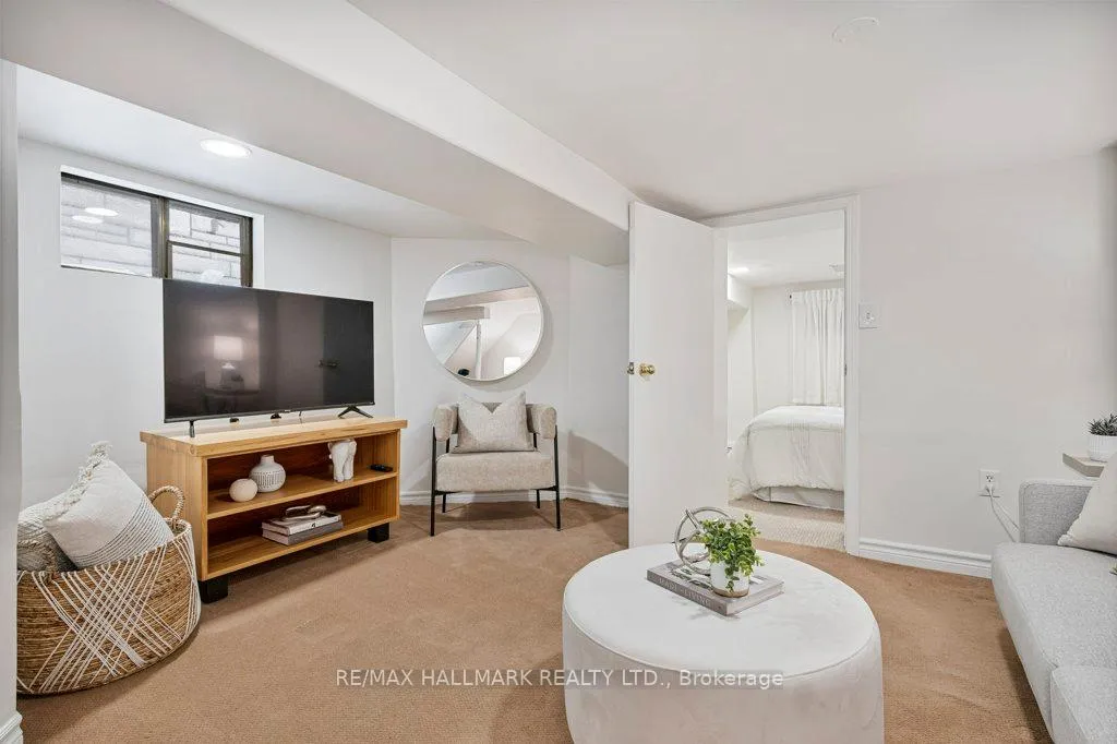 Photo 27 of 203 Oakcrest Avenue, Toronto, East End-Danforth — HOMEH