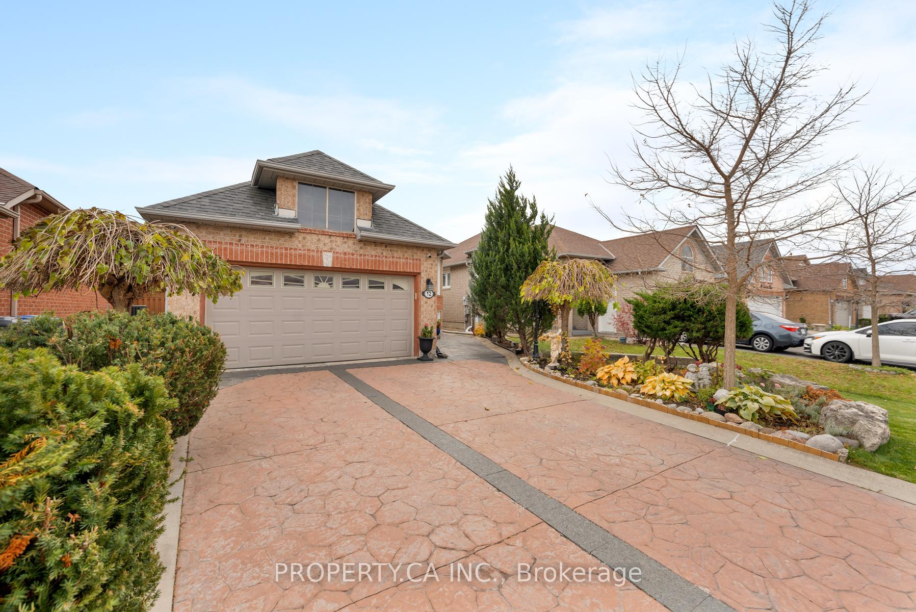 Photo 2 of 12 Suncrest Drive, Brampton, Brampton West — HOMEH