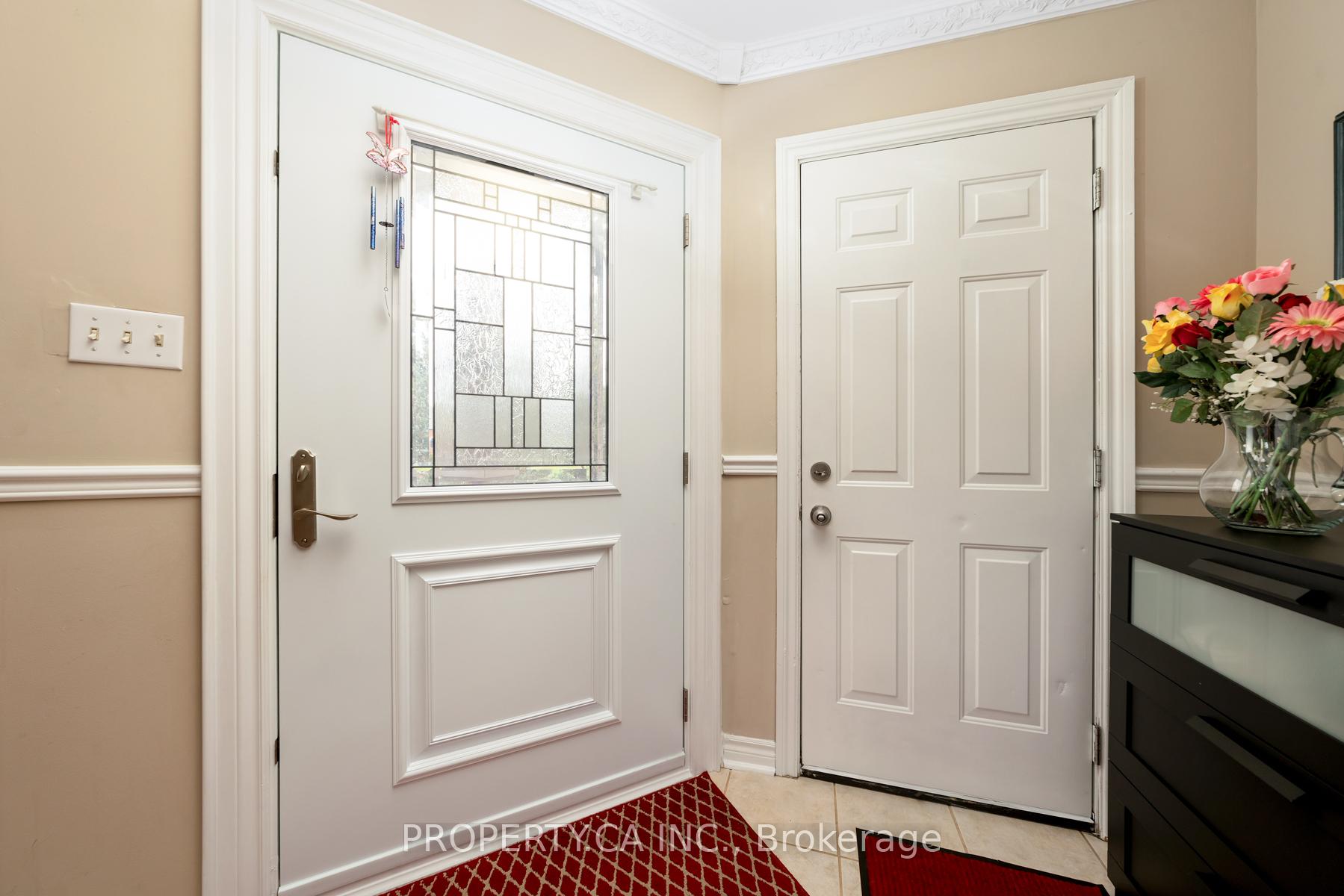 Photo 6 of 12 Suncrest Drive, Brampton, Brampton West — HOMEH
