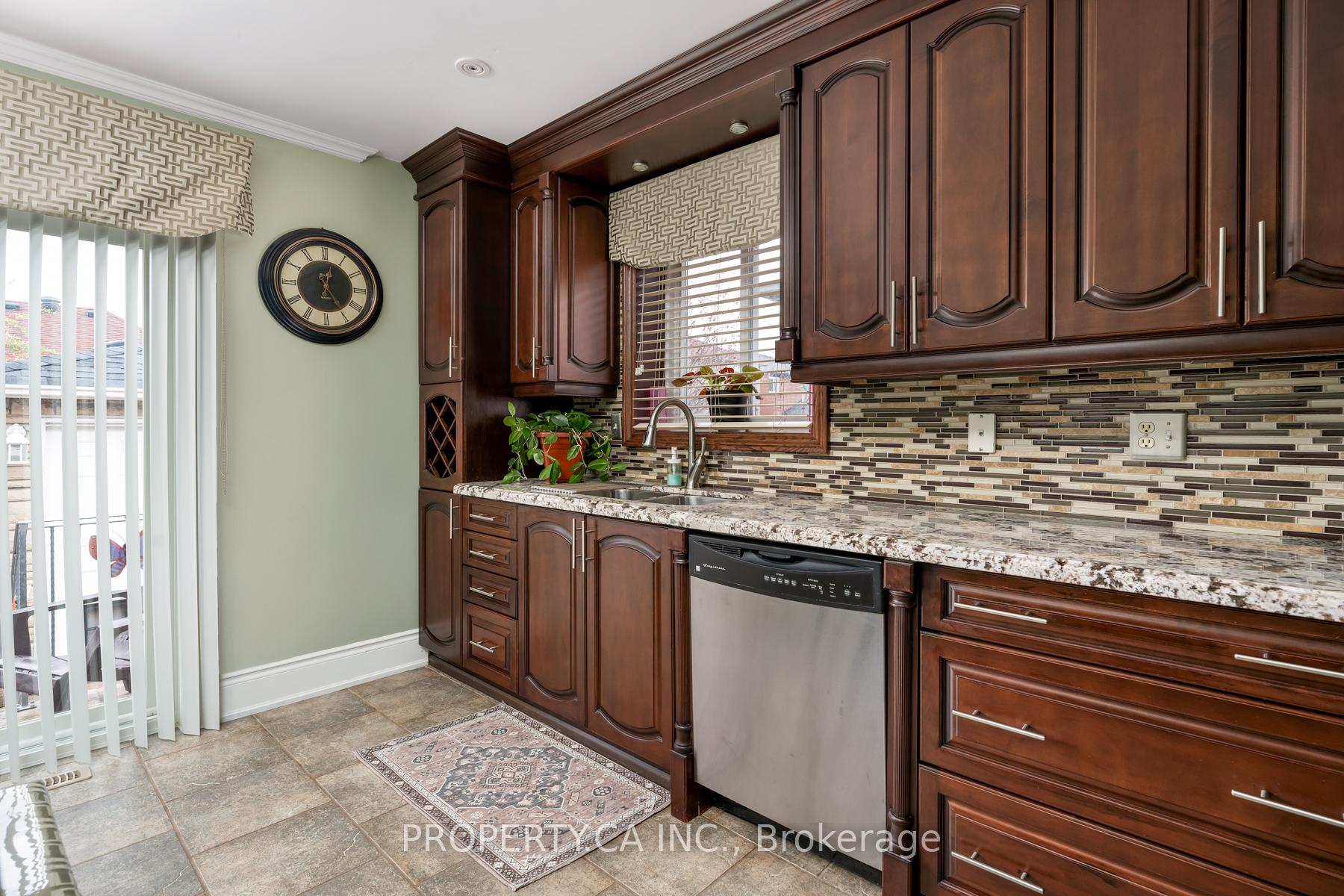 Photo 14 of 12 Suncrest Drive, Brampton, Brampton West — HOMEH