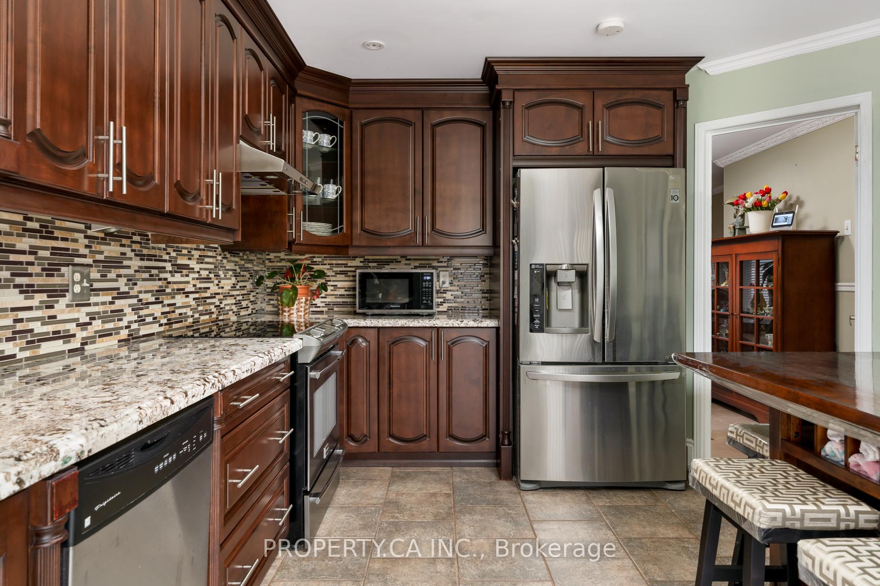 Photo 18 of 12 Suncrest Drive, Brampton, Brampton West — HOMEH