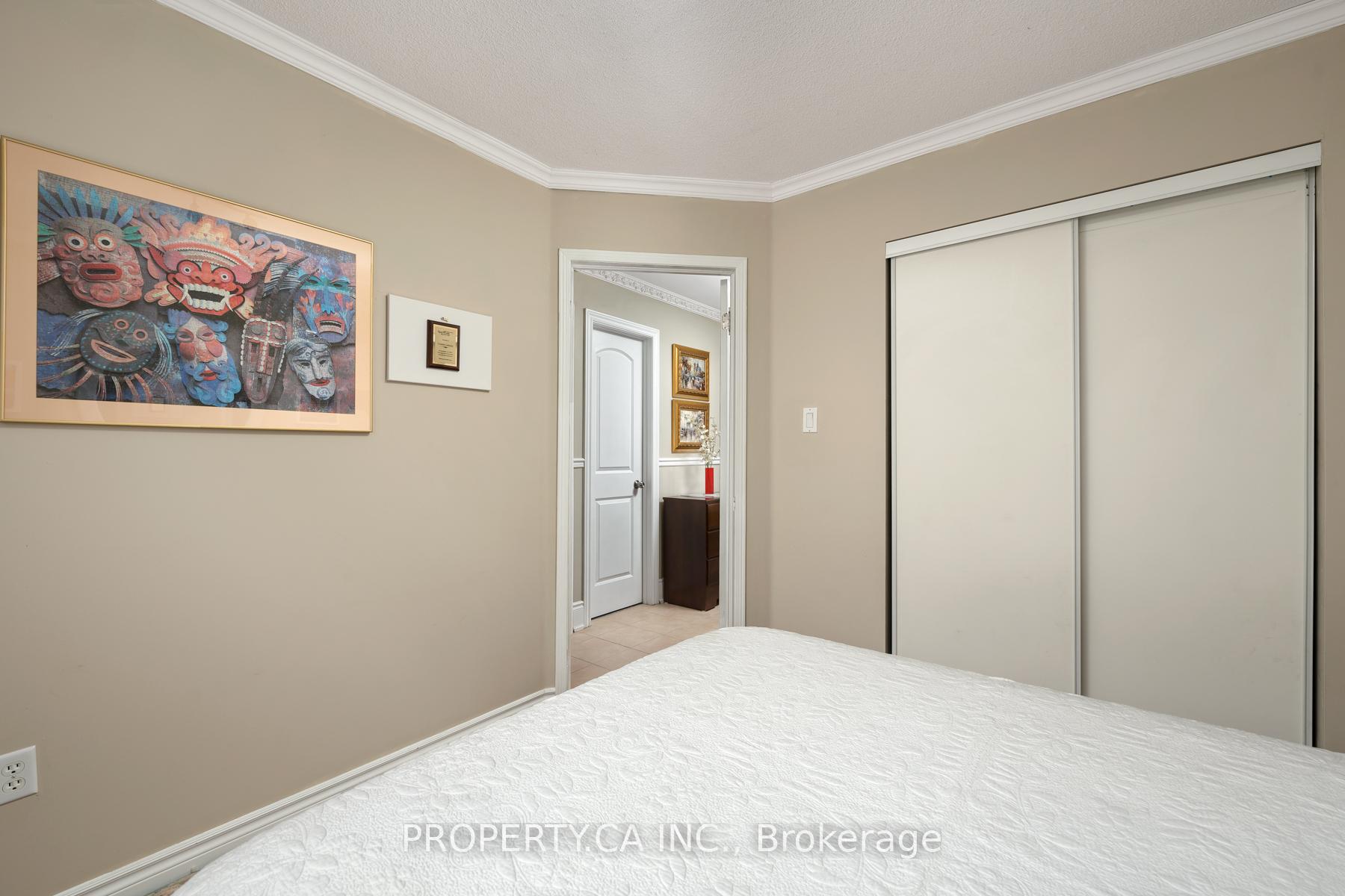 Photo 21 of 12 Suncrest Drive, Brampton, Brampton West — HOMEH