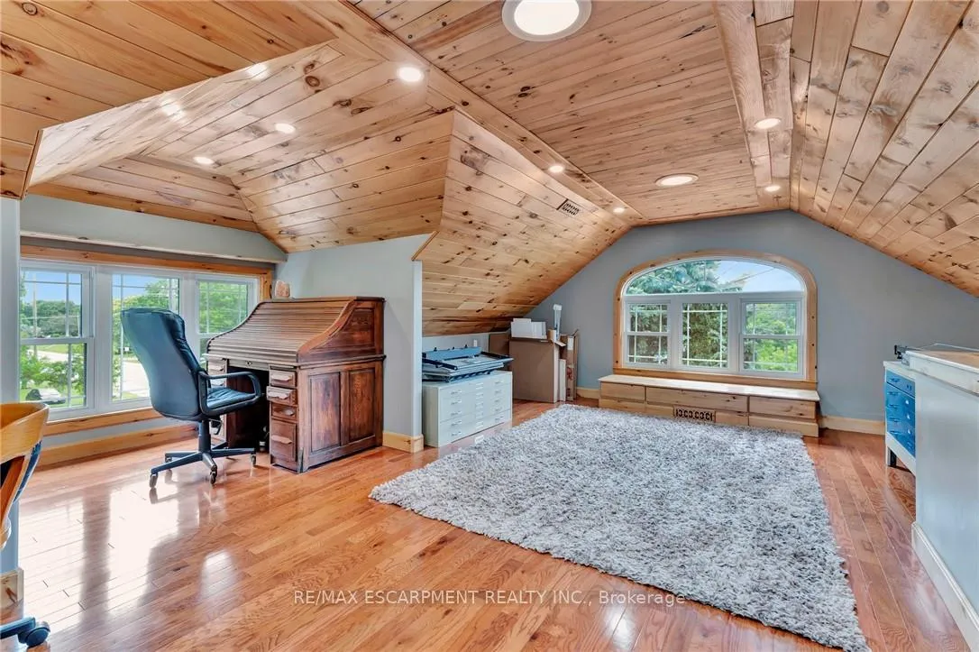 Photo 8 of 2038 Governors Road, Hamilton, Ancaster — HOMEH
