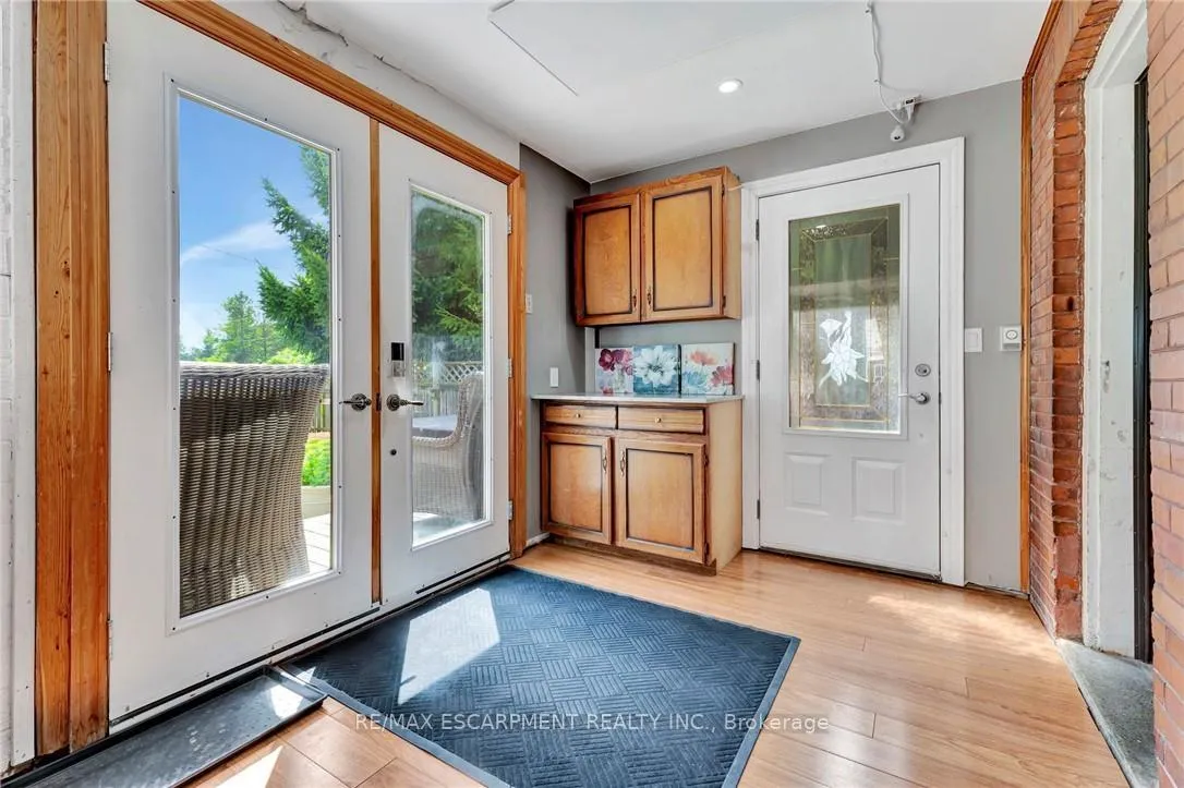 Photo 9 of 2038 Governors Road, Hamilton, Ancaster — HOMEH