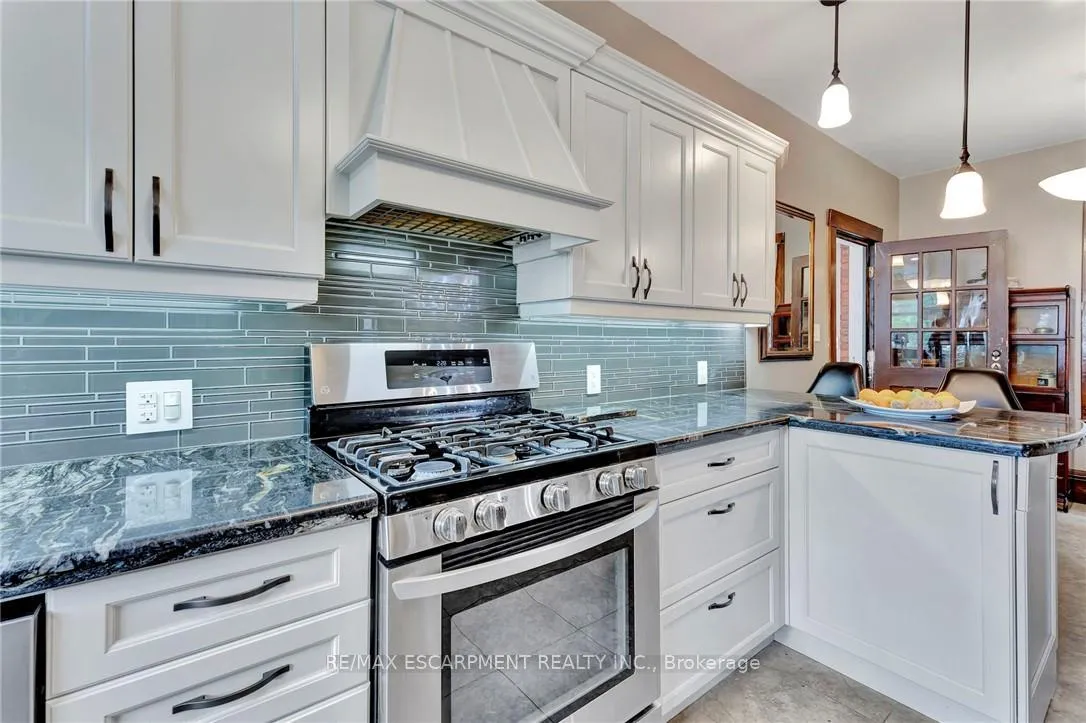 Photo 12 of 2038 Governors Road, Hamilton, Ancaster — HOMEH