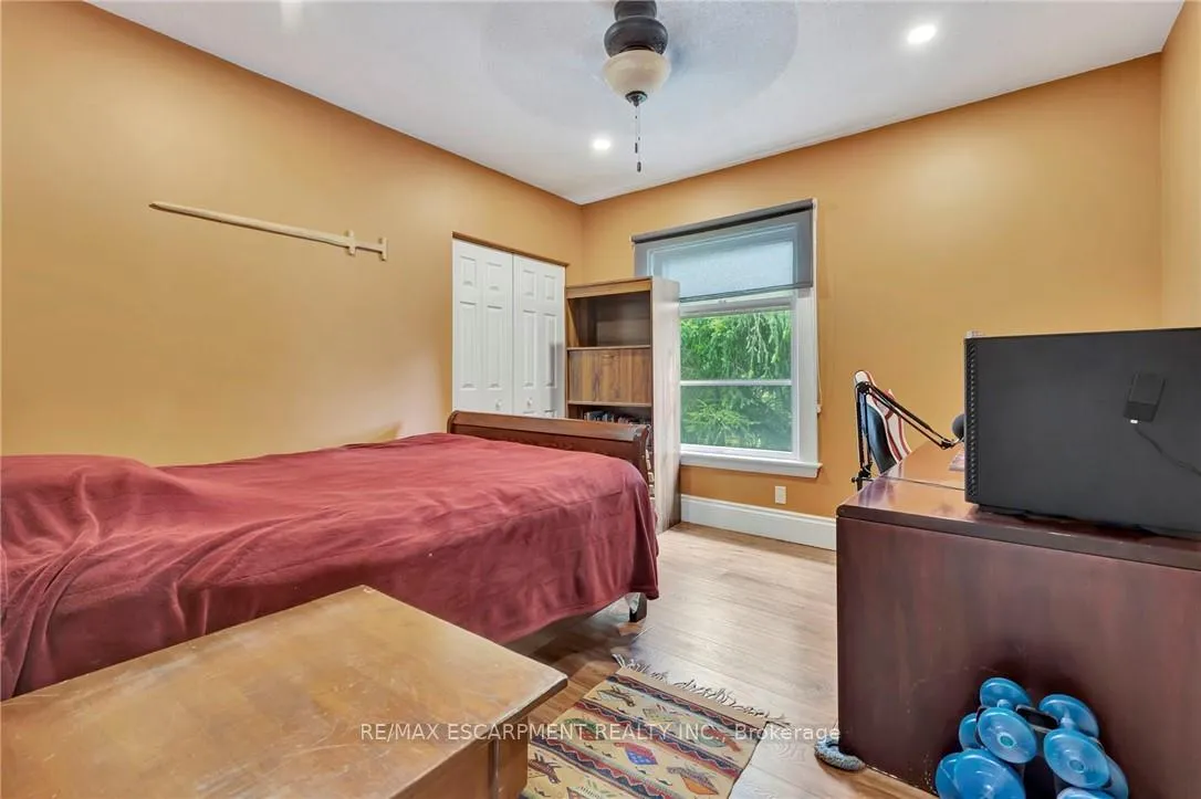 Photo 23 of 2038 Governors Road, Hamilton, Ancaster — HOMEH