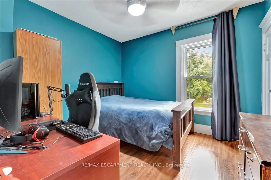 Photo 24 of 2038 Governors Road, Hamilton, Ancaster — HOMEH