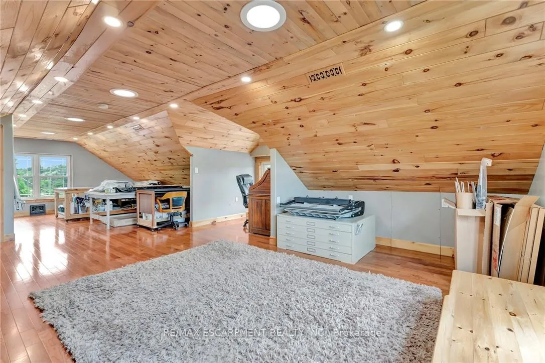 Photo 28 of 2038 Governors Road, Hamilton, Ancaster — HOMEH