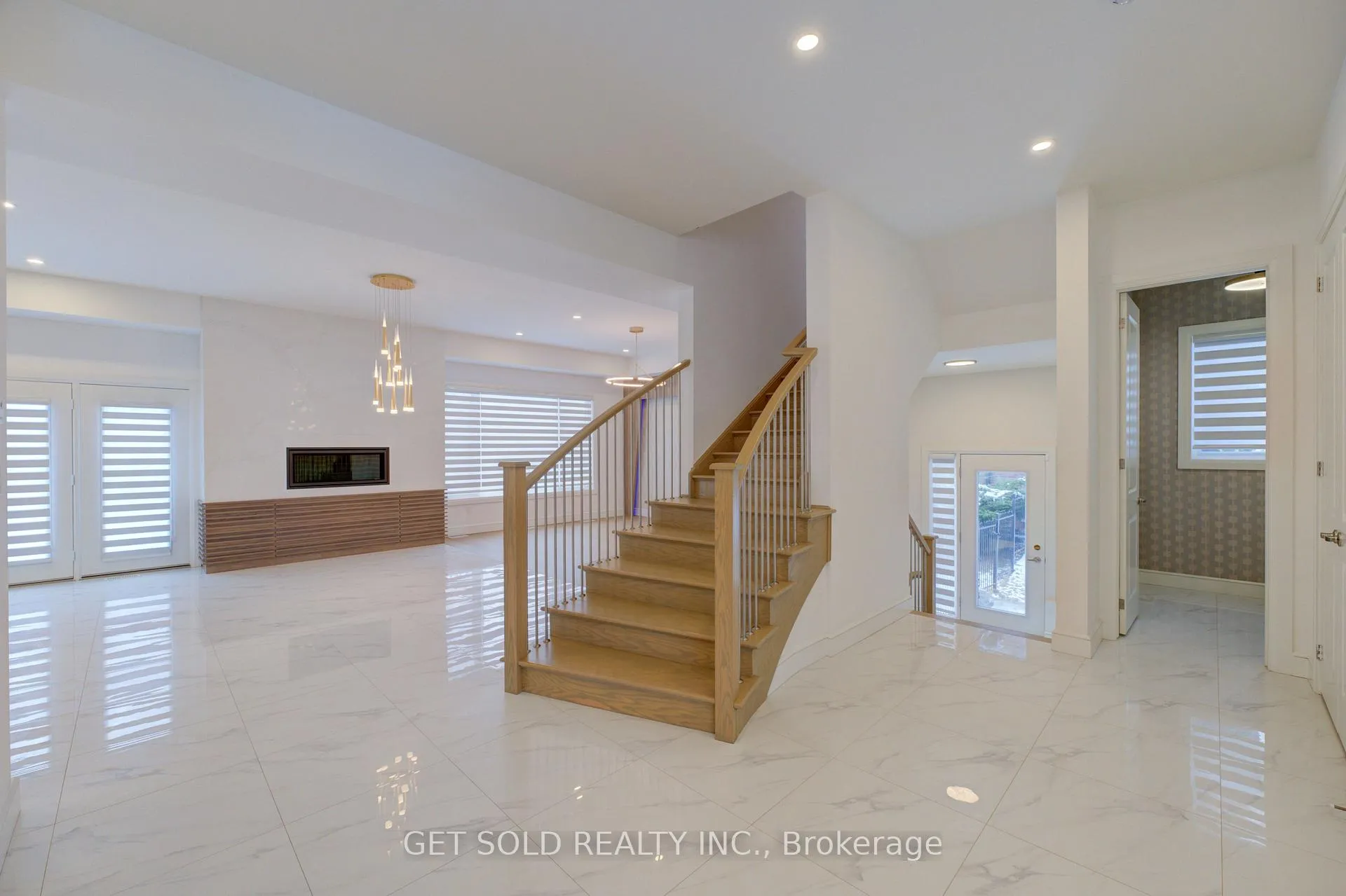 Photo 8 of 166 Concession Street, Hamilton, Centremount — HOMEH