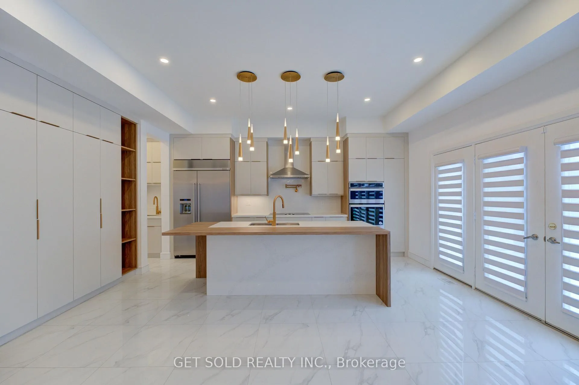 Photo 11 of 166 Concession Street, Hamilton, Centremount — HOMEH