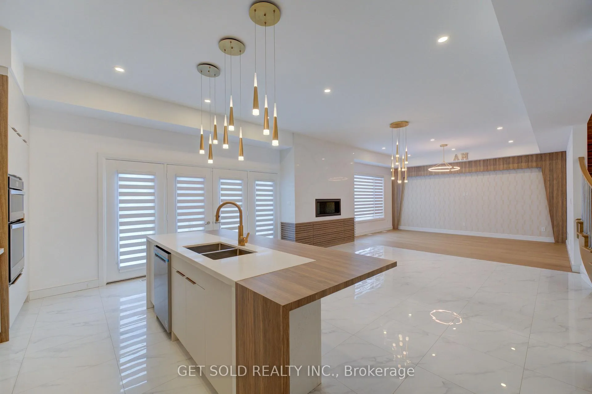 Photo 13 of 166 Concession Street, Hamilton, Centremount — HOMEH