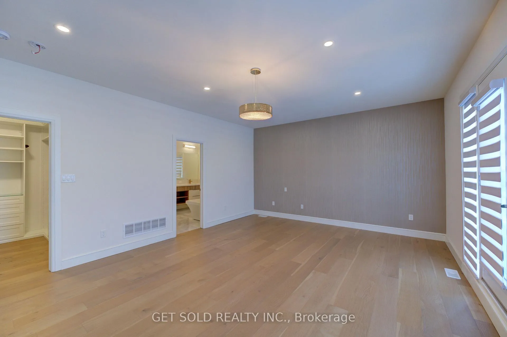 Photo 23 of 166 Concession Street, Hamilton, Centremount — HOMEH