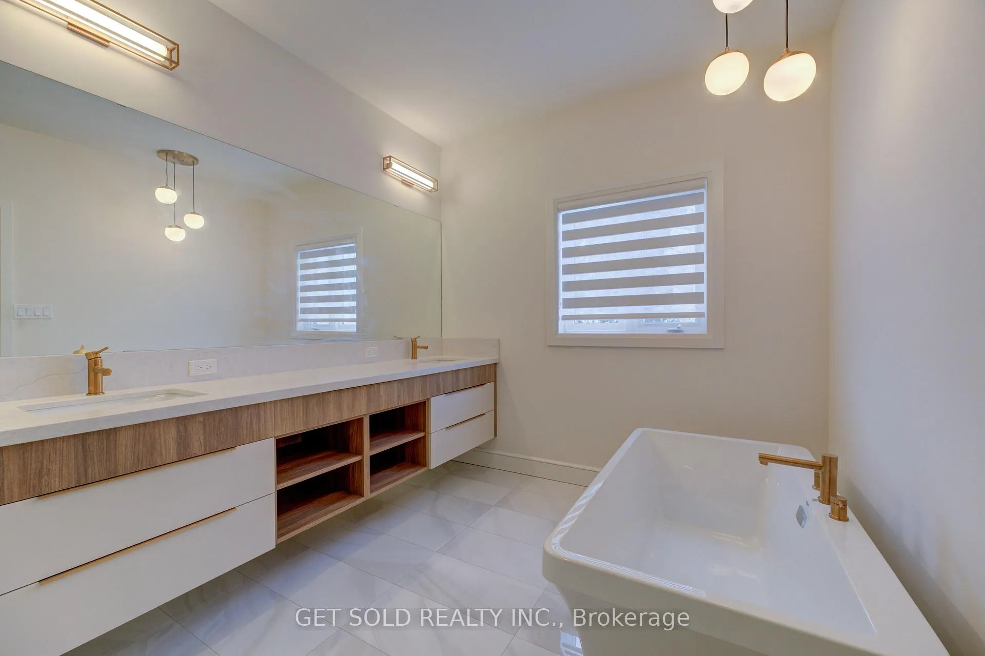 Photo 24 of 166 Concession Street, Hamilton, Centremount — HOMEH