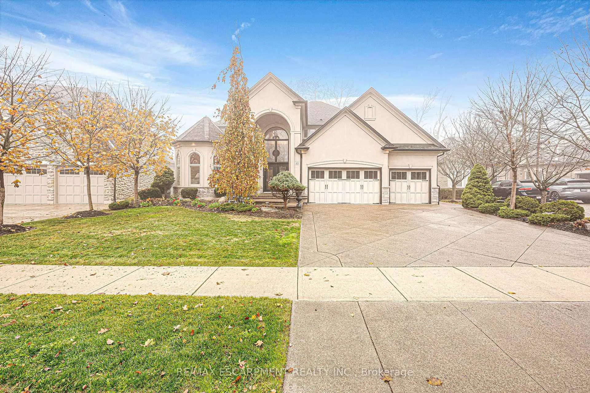 Photo 1 of 15 Silver Maple Drive, Hamilton, Ancaster — HOMEH