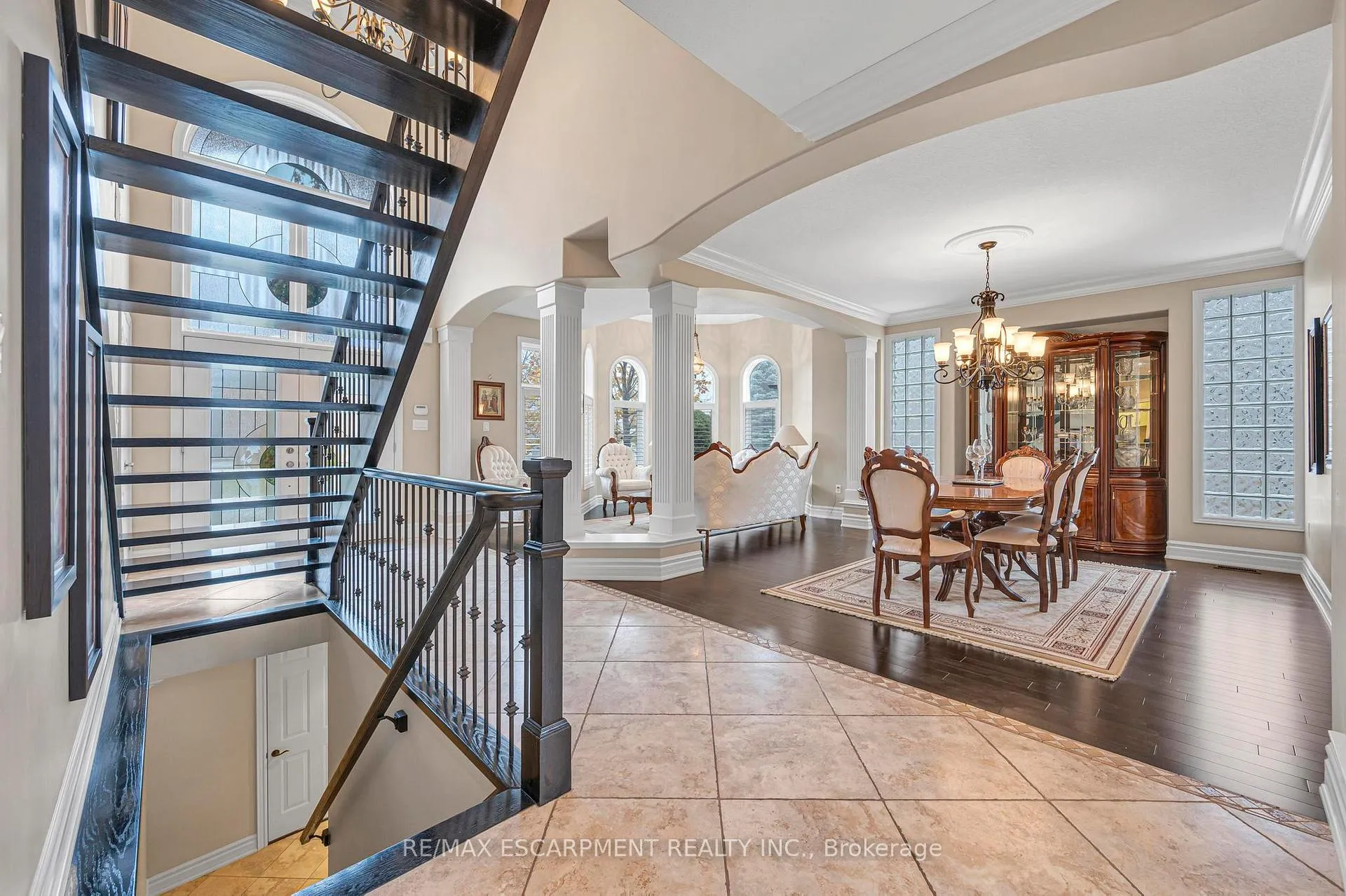 Photo 9 of 15 Silver Maple Drive, Hamilton, Ancaster — HOMEH