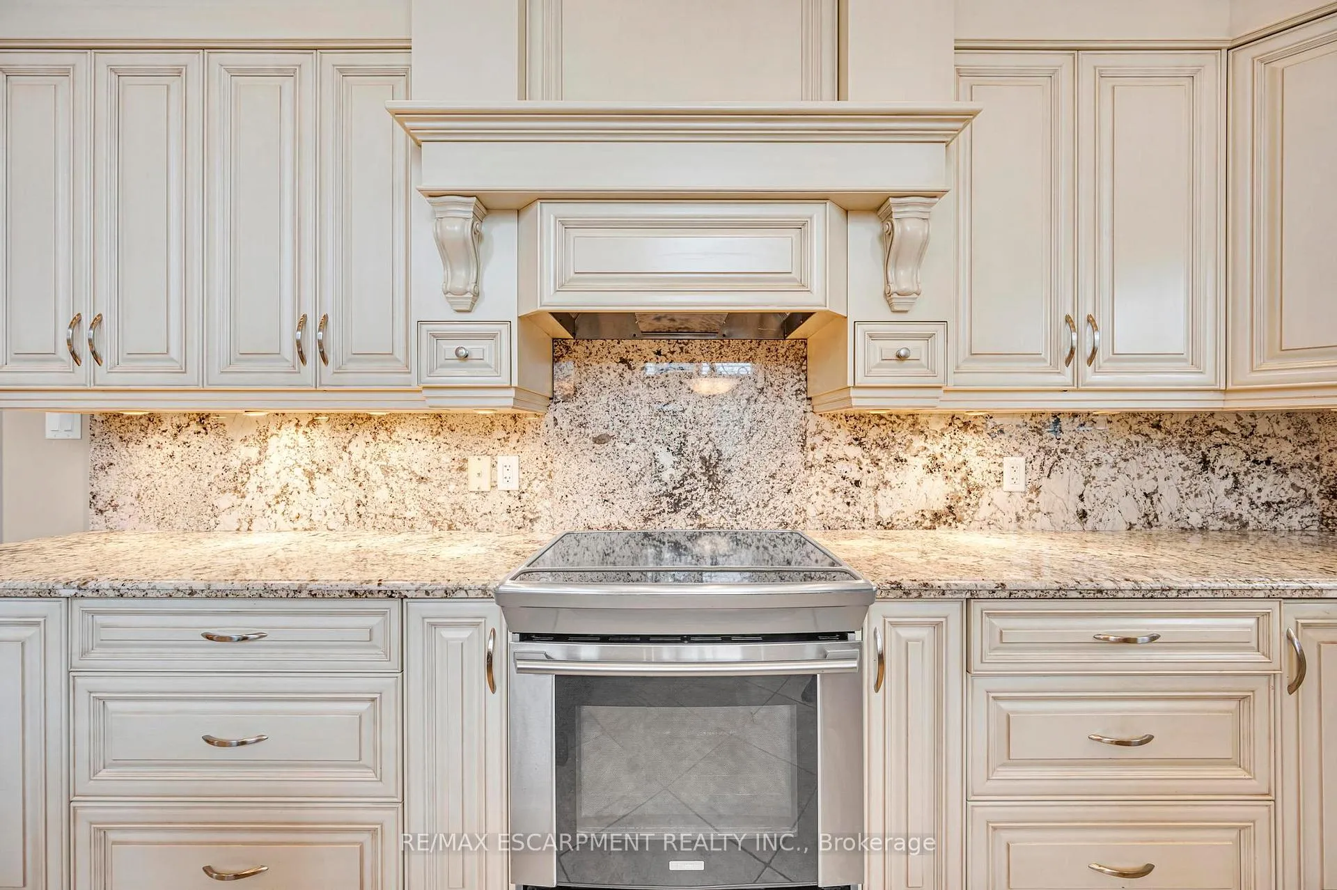 Photo 19 of 15 Silver Maple Drive, Hamilton, Ancaster — HOMEH
