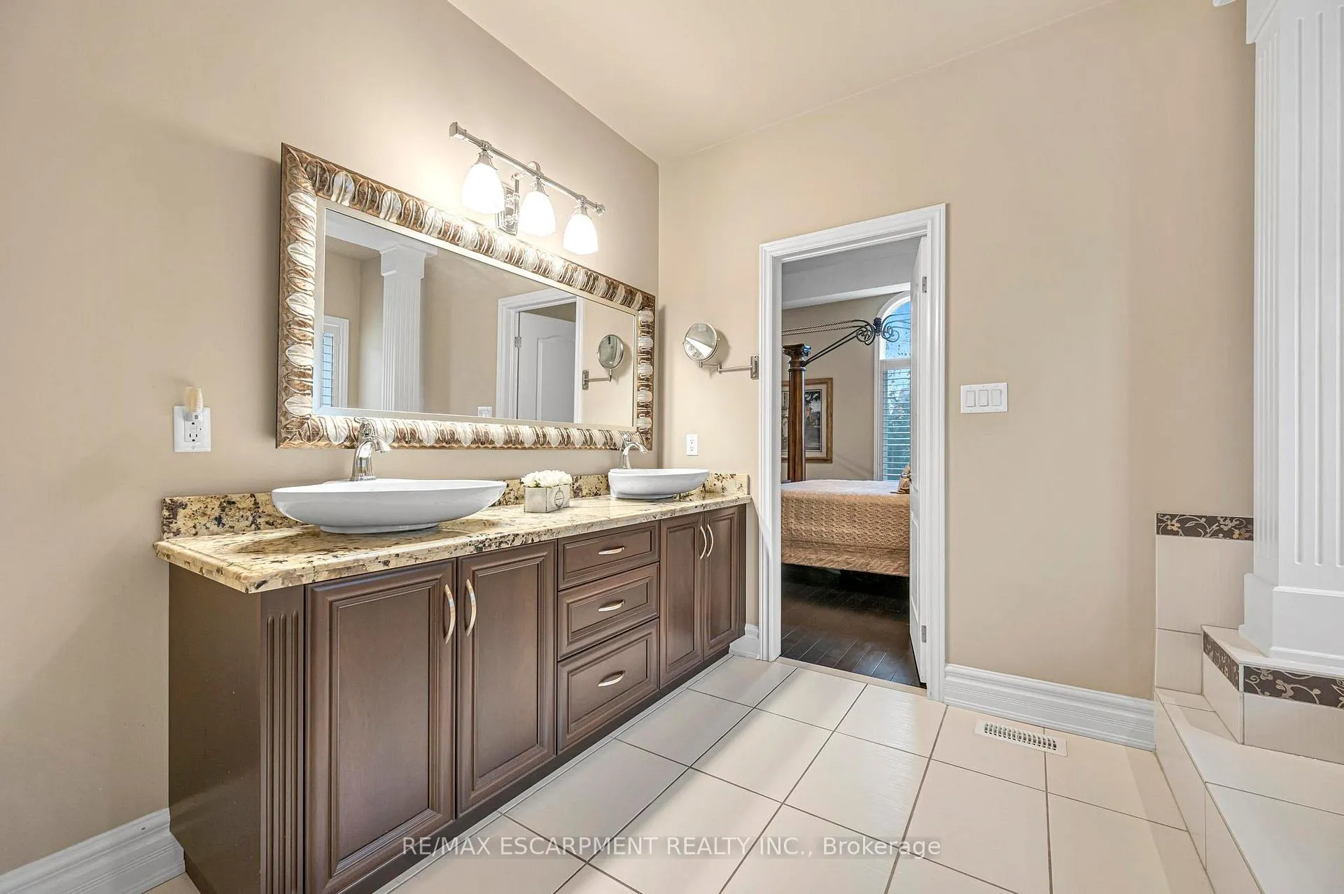Photo 26 of 15 Silver Maple Drive, Hamilton, Ancaster — HOMEH
